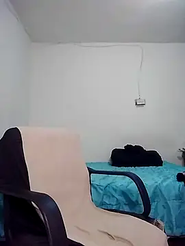 AndreaMooure  online show from November 21, 2025, 11:31 am