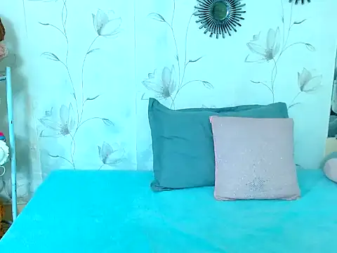 zara cute online show from October 25, 2025, 12:04 pm