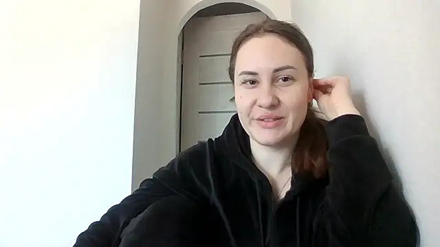 Snapshot of MeadowEyes chatting on April 27, 2026, 7:06 am MeadowEyes online show from April 27, 2026, 7:06 am