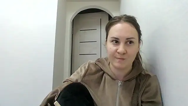 Snapshot of MeadowEyes chatting on April 20, 2026, 4:30 pm MeadowEyes online show from April 20, 2026, 4:30 pm