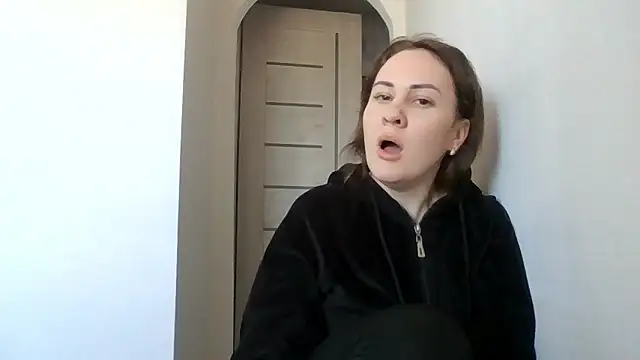 Snapshot of MeadowEyes chatting on April 22, 2026, 8:10 am MeadowEyes online show from April 22, 2026, 8:10 am