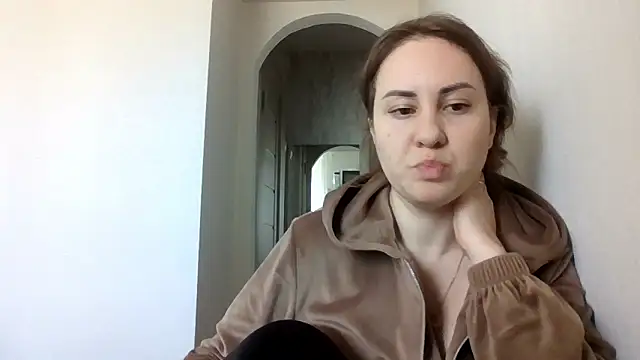 Snapshot of MeadowEyes chatting on April 21, 2026, 6:53 am MeadowEyes online show from April 21, 2026, 6:53 am