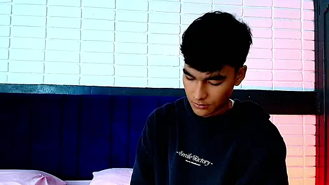 AngelduzZzt online show from October 18, 2025, 12:51 pm