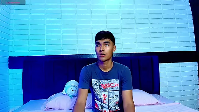 AngelduzZzt online show from October 11, 2025, 12:17 pm