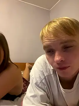 Snapshot of Dabi_002 chatting on October 13, 2025, 8:43 pm Dabi 002 online show from October 13, 2025, 8:43 pm