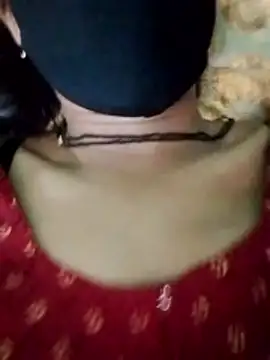 nainshilodhi28 online show from November 12, 2025, 7:40 pm