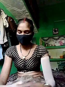 nainshilodhi28 online show from November 13, 2025, 8:07 am