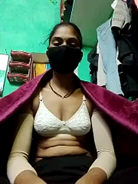 nainshilodhi28 online show from November 14, 2025, 9:18 pm