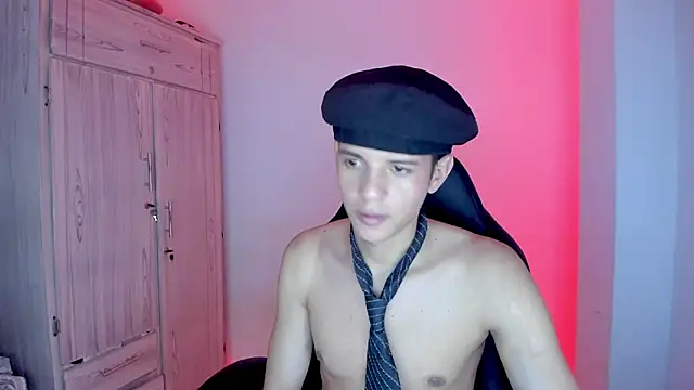 Snapshot of tylernova chatting on February 15, 2026, 7:51 am tylernova online show from February 15, 2026, 7:51 am