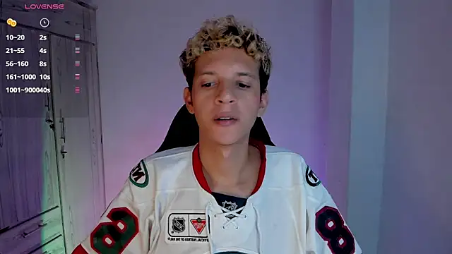 Snapshot of tylernova chatting on February 22, 2026, 3:42 am tylernova online show from February 22, 2026, 3:42 am