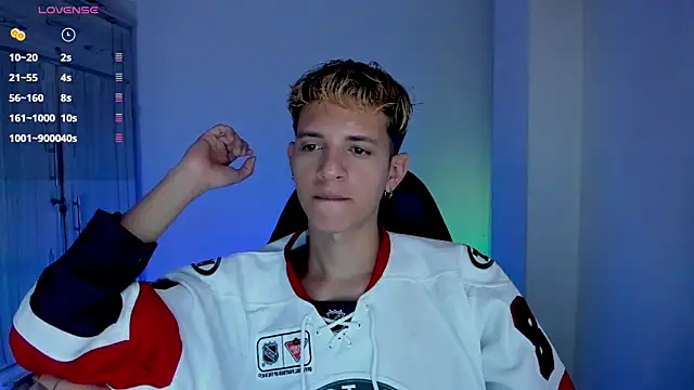 Snapshot of tylernova chatting on March 5, 2026, 3:47 am tylernova online show from March 5, 2026, 3:47 am