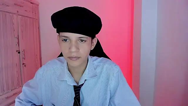 Snapshot of tylernova chatting on February 13, 2026, 3:39 am tylernova online show from February 13, 2026, 3:39 am