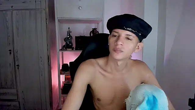 tylernova online show from December 15, 2025, 7:58 am