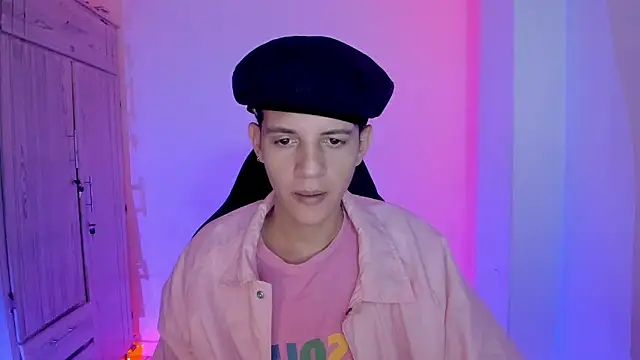 Snapshot of tylernova chatting on February 3, 2026, 3:37 am tylernova online show from February 3, 2026, 3:37 am