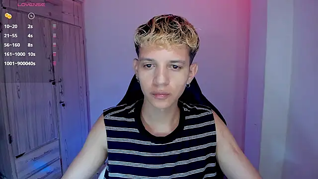 Snapshot of tylernova chatting on March 4, 2026, 3:25 am tylernova online show from March 4, 2026, 3:25 am