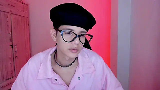 Snapshot of tylernova chatting on February 14, 2026, 4:02 am tylernova online show from February 14, 2026, 4:02 am