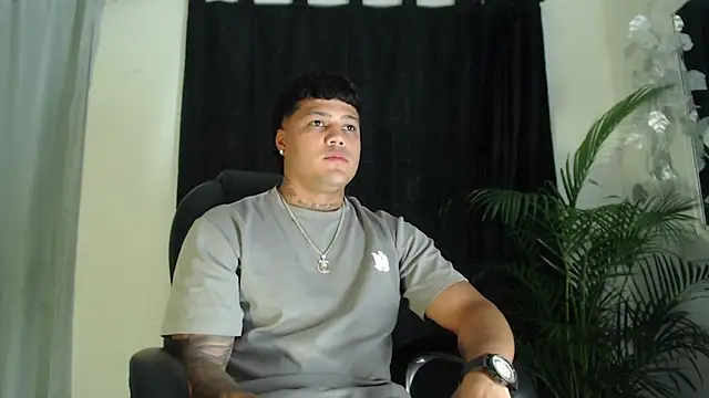 Snapshot of Boyhot_00 chatting on February 10, 2026, 3:49 am Boyhot 00 online show from February 10, 2026, 3:49 am