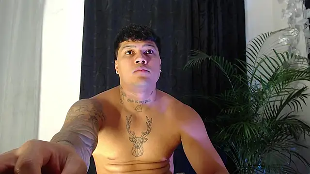 Snapshot of Boyhot_00 chatting on February 3, 2026, 6:40 am Boyhot 00 online show from February 3, 2026, 6:40 am