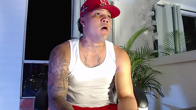 Snapshot of Boyhot_00 chatting on January 15, 2026, 2:26 am Boyhot 00 online show from January 15, 2026, 2:26 am