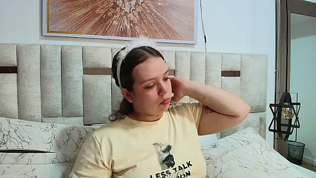 Snapshot of Emely_Pregnant chatting on October 16, 2025, 7:55 pm Emely Pregnant online show from October 16, 2025, 7:55 pm