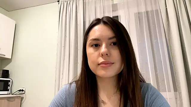Snapshot of AlveraCappola chatting on October 10, 2025, 2:29 pm AlveraCappola online show from October 10, 2025, 2:29 pm