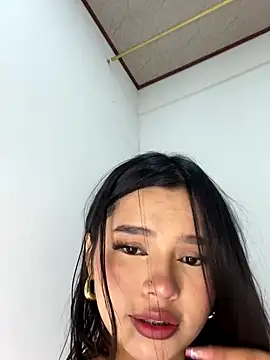 Snapshot of Violet_petite chatting on October 14, 2025, 9:32 am Violet petite online show from October 14, 2025, 9:32 am