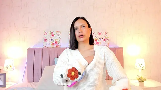 Snapshot of Veronicaxsaenz chatting on October 16, 2025, 1:41 pm Veronicaxsaenz online show from October 16, 2025, 1:41 pm