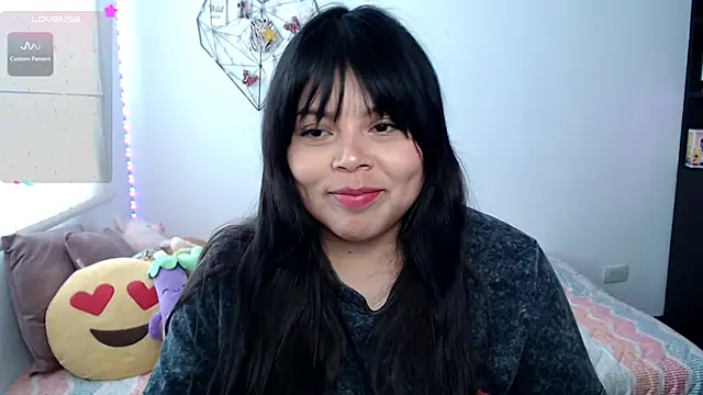 EllieMoonX online show from June 12, 2026, 7:33 pm
