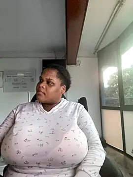 gabrielabrunette69 online show from December 14, 2025, 11:38 am