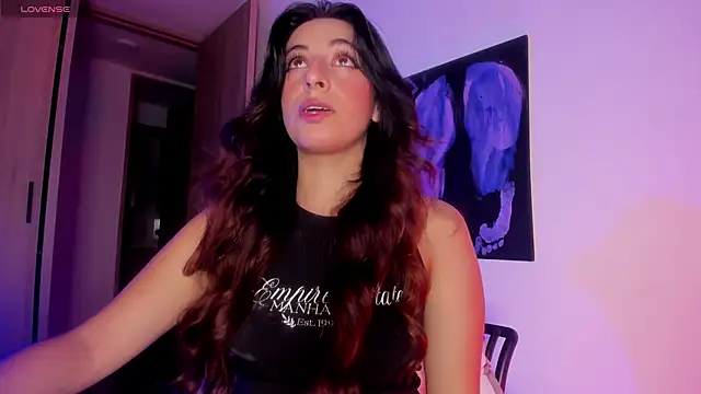 Snapshot of Meganthomson chatting on November 11, 2025, 2:39 am Meganthomson online show from November 11, 2025, 2:39 am