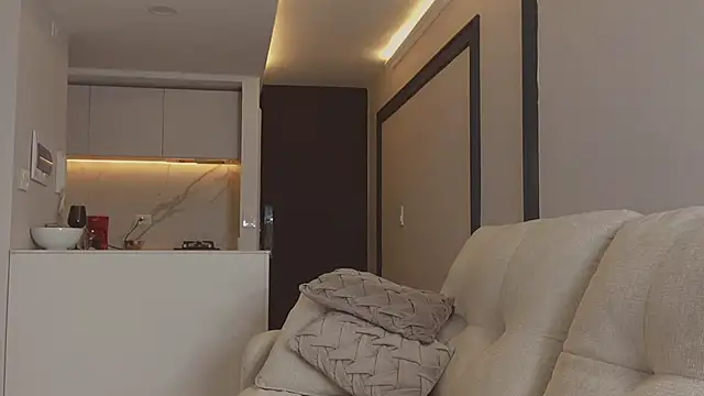 Snapshot of AbrilColls_ chatting on November 6, 2025, 4:27 am AbrilColls online show from November 6, 2025, 4:27 am