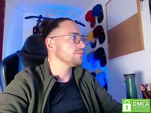 Snapshot of kurt_xx chatting on October 14, 2025, 12:28 pm kurt xx online show from October 14, 2025, 12:28 pm