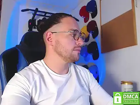 Snapshot of kurt_xx chatting on October 13, 2025, 10:39 am kurt xx online show from October 13, 2025, 10:39 am
