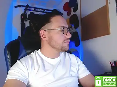 Snapshot of kurt_xx chatting on October 19, 2025, 2:09 pm kurt xx online show from October 19, 2025, 2:09 pm
