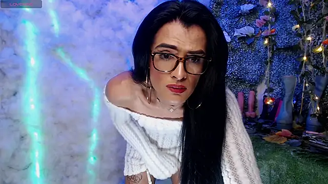 ZAMMIRA online show from April 16, 2026, 9:39 pm