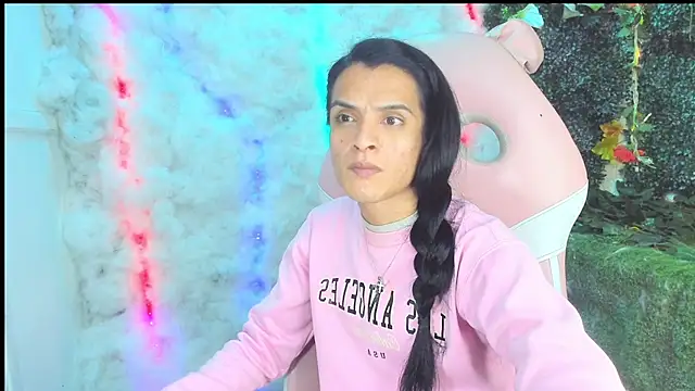 Snapshot of ZAMMIRA chatting on February 10, 2026, 5:28 am ZAMMIRA online show from February 10, 2026, 5:28 am