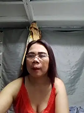 Snapshot of erma_joy chatting on May 8, 2026, 8:34 pm erma joy online show from May 8, 2026, 8:34 pm