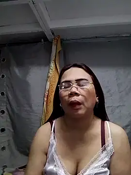 Snapshot of erma_joy chatting on May 5, 2026, 10:02 pm erma joy online show from May 5, 2026, 10:02 pm