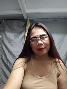 Snapshot of erma_joy chatting on May 1, 2026, 11:37 am erma joy online show from May 1, 2026, 11:37 am