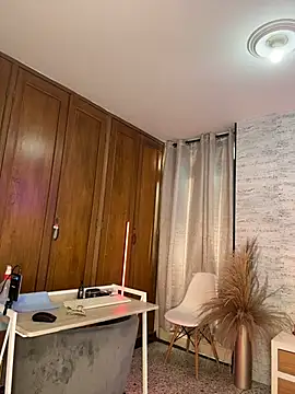 HoneyMollyX online show from June 3, 2026, 1:01 pm