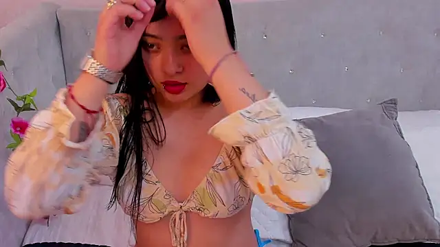 Snapshot of baby_naomy chatting on October 18, 2025, 4:53 pm baby naomy online show from October 18, 2025, 4:53 pm