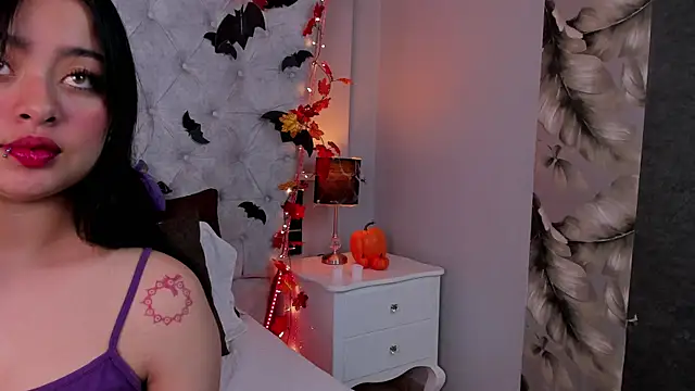 Snapshot of baby_naomy chatting on October 29, 2025, 2:27 pm baby naomy online show from October 29, 2025, 2:27 pm