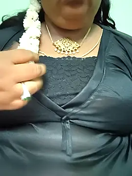 Snapshot of sweetrevathi chatting on October 16, 2025, 4:04 pm sweetrevathi online show from October 16, 2025, 4:04 pm