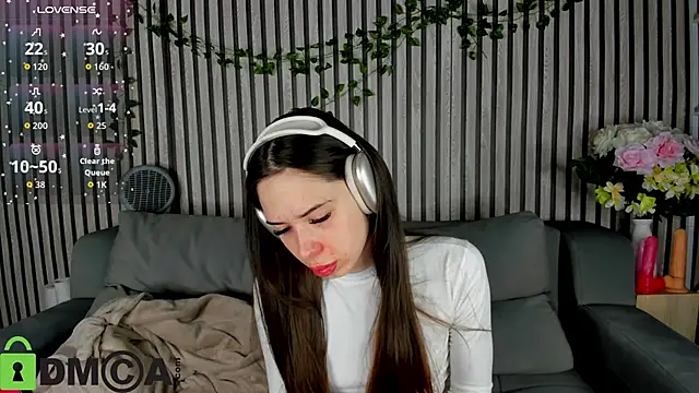 Lana Stones online show from November 14, 2025, 12:47 am