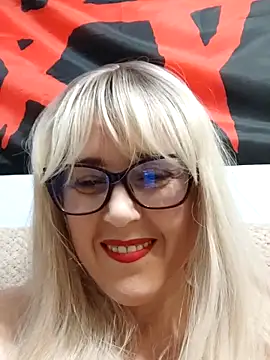 Amelialove42 online show from November 17, 2025, 1:59 pm