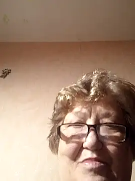 Katherine735 online show from October 28, 2025, 9:47 pm