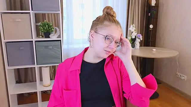 AlinaAldrete online show from October 11, 2025, 6:25 am