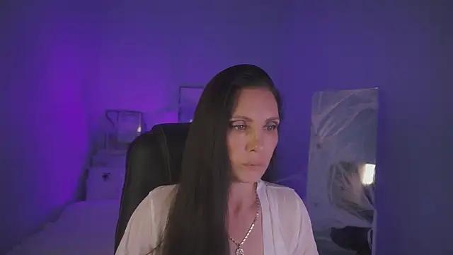Snapshot of steaflers_mommy_ chatting on October 17, 2025, 7:00 am steaflers mommy online show from October 17, 2025, 7:00 am