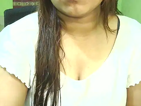Snapshot of Kiara_pari chatting on October 18, 2025, 4:20 pm Kiara pari online show from October 18, 2025, 4:20 pm
