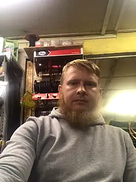 Snapshot of bodywork30 chatting on November 9, 2025, 2:32 pm bodywork30 online show from November 9, 2025, 2:32 pm